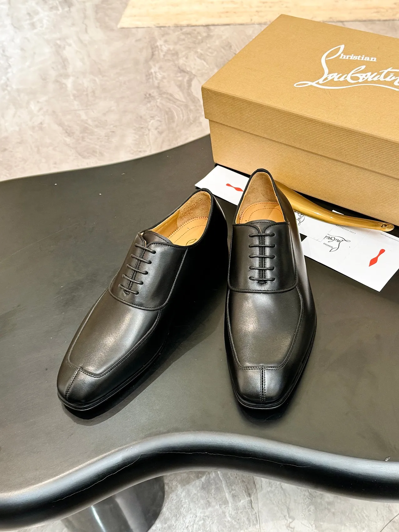 💰960 ••New real shots••CL～High-end men’s 👔Casual•loafers with red soles! ••🆑Genuine and top-quality goods from original orders ••✅💯 Purchase goods from top-quality original orders! Original imported patterned cowhide ➕Imported cowhide lining ➕Cowhide feet ➕Original leather outsole~🉑️Feel free to compare the authentic ones! Size: 39-44 (38.45.46.47 can be customized)